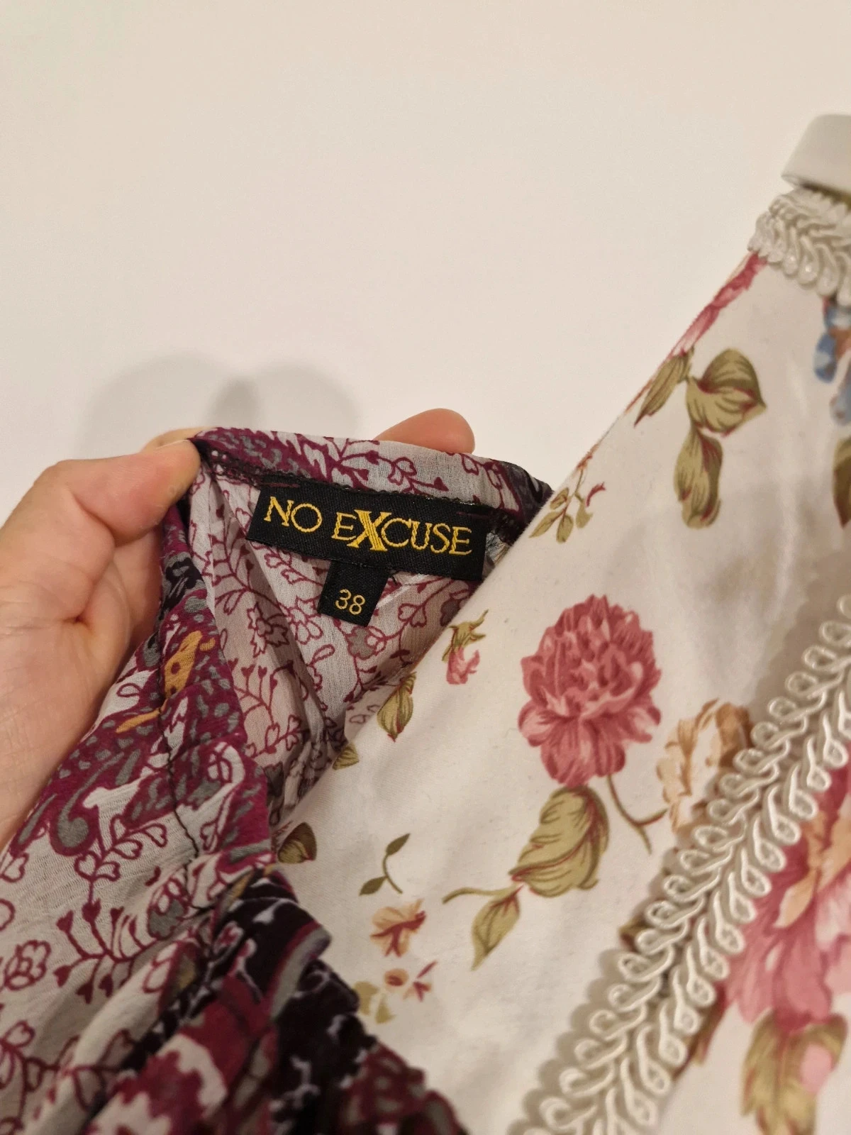 Romantic and summery lightweight top – photo 6